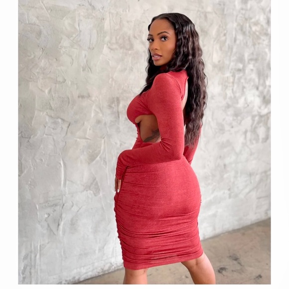 Mila Midi Backless Dress - Picture 2 of 7